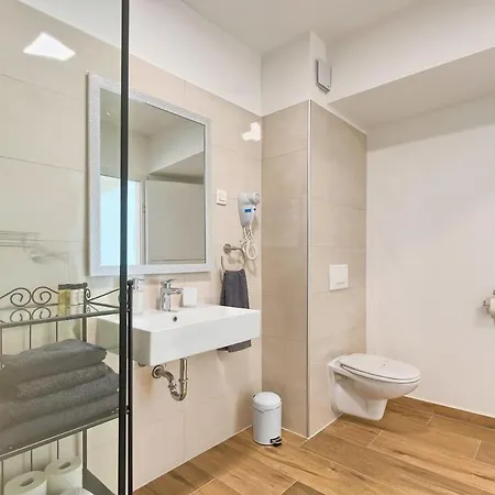 Apartman Enigma Bd 6 With Pool ,parking, Bbq, Replax