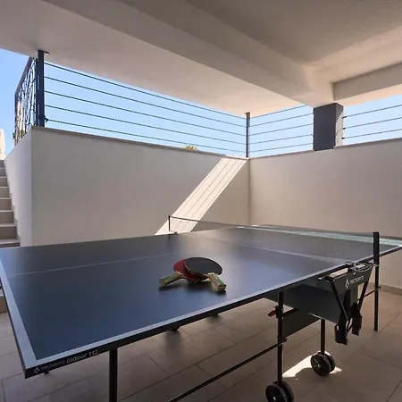 Apartman Enigma Bd 6 With Pool ,parking, Bbq, Replax